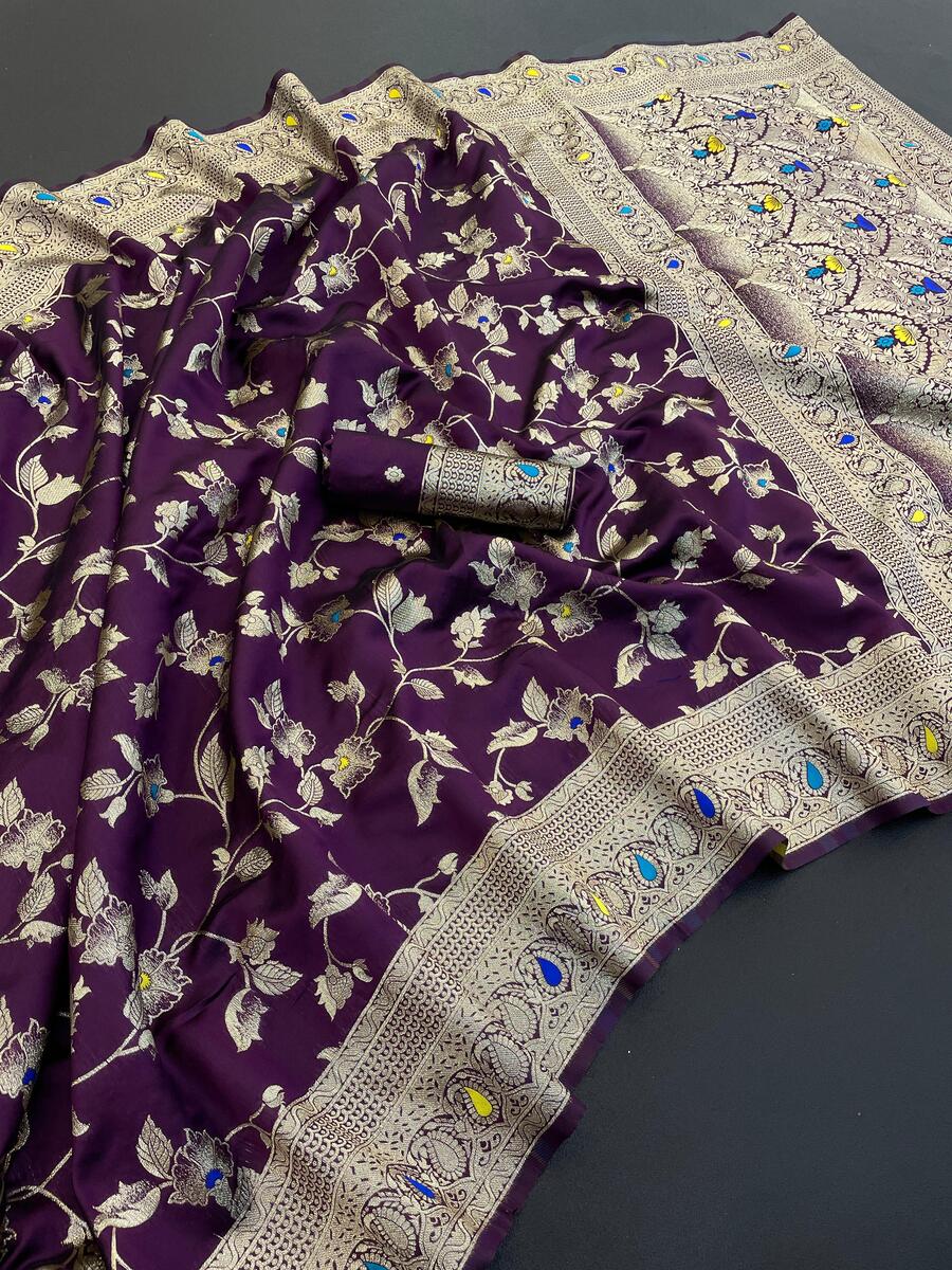 Inspiring Purple Soft Banarasi Silk Saree With Dazzling Blouse Piece