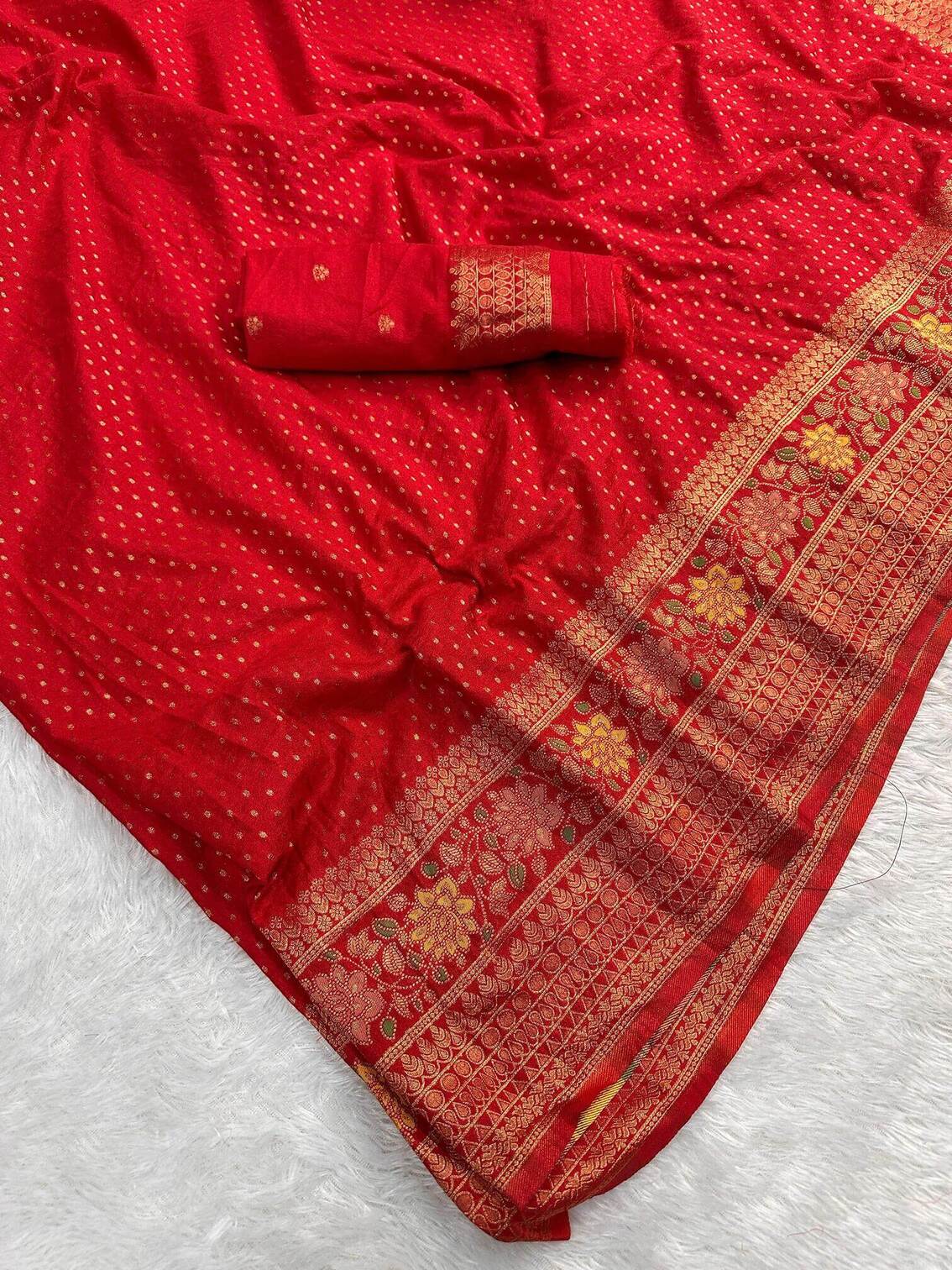 Beautiful Red Soft Banarasi Silk Saree With Snazzy Blouse Piece