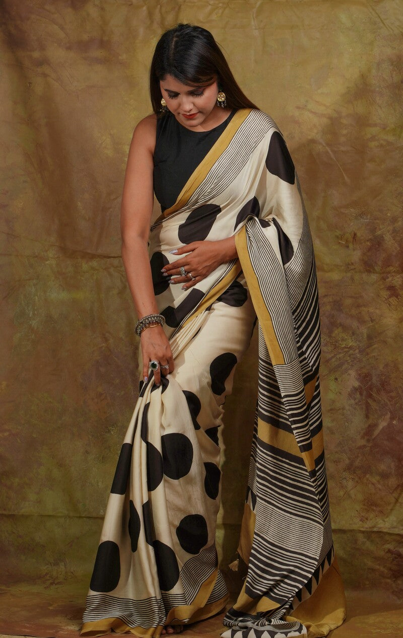 Engaging Beige Digital Printed Crape Silk Saree With Blooming Blouse Piece
