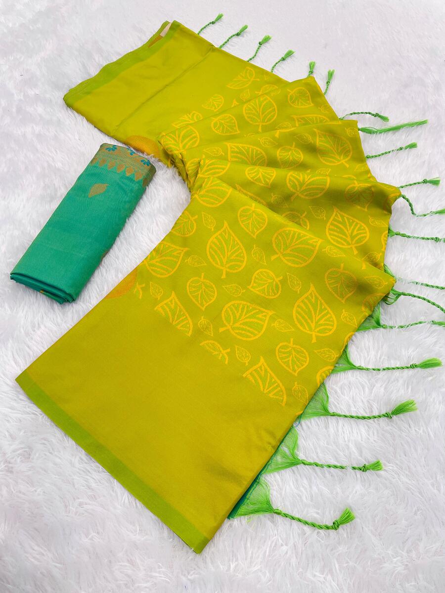 Splendorous Parrot Soft Banarasi Silk Saree With Assemblage Blouse Piece