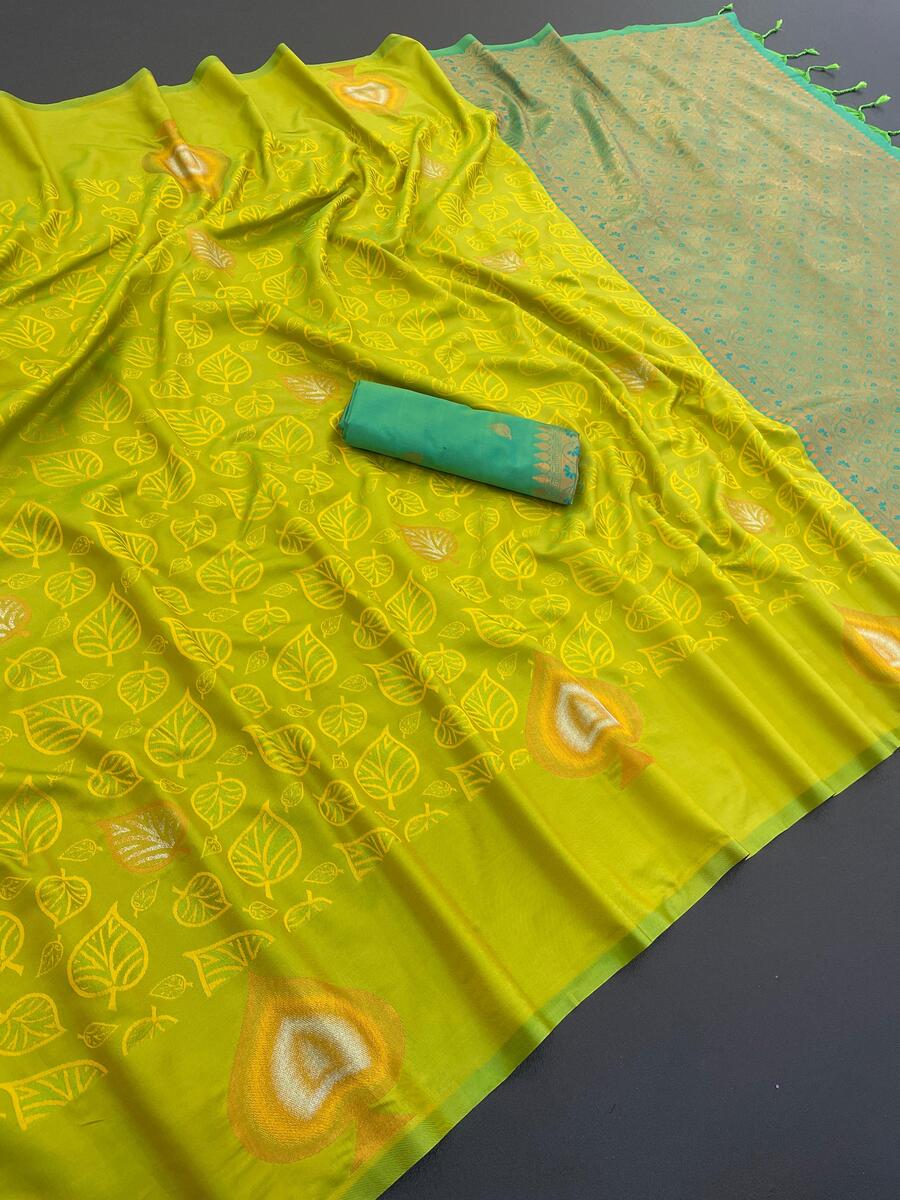 Splendorous Parrot Soft Banarasi Silk Saree With Assemblage Blouse Piece