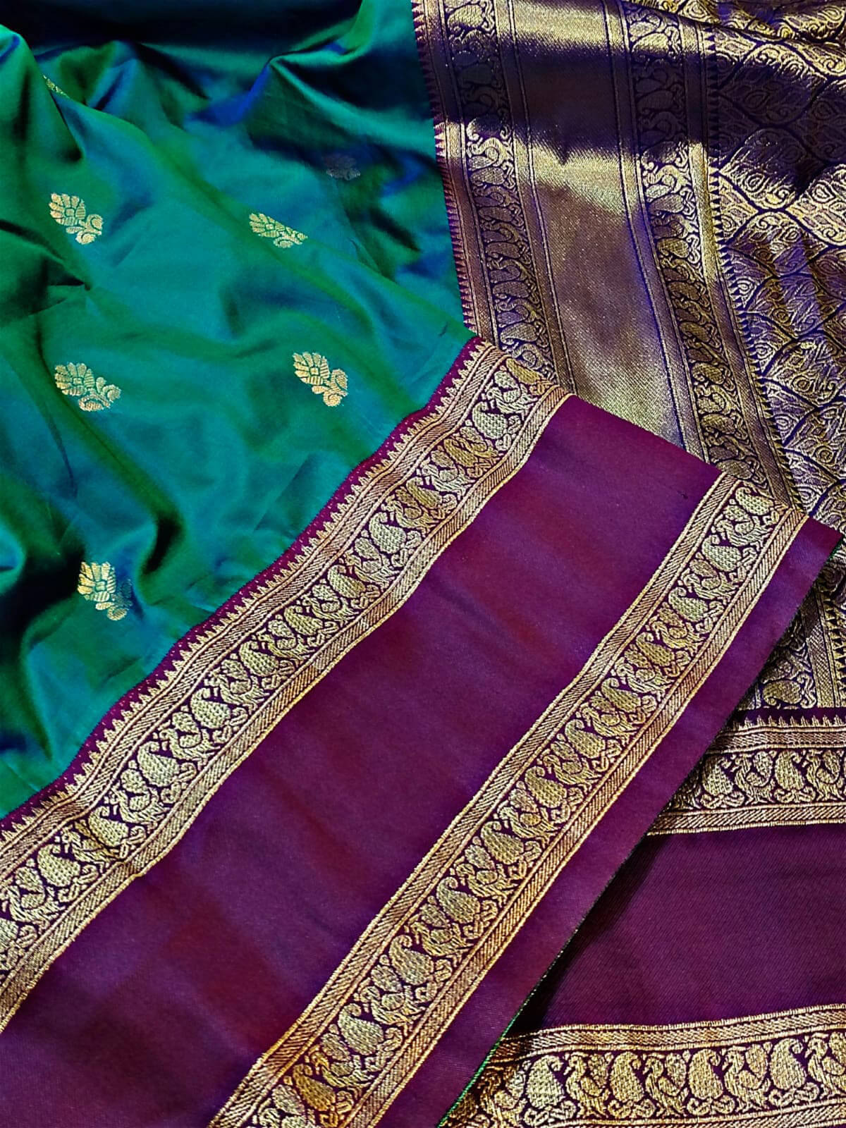 Phenomenal Rama Soft Banarasi Silk Saree With Opulent Blouse Piece