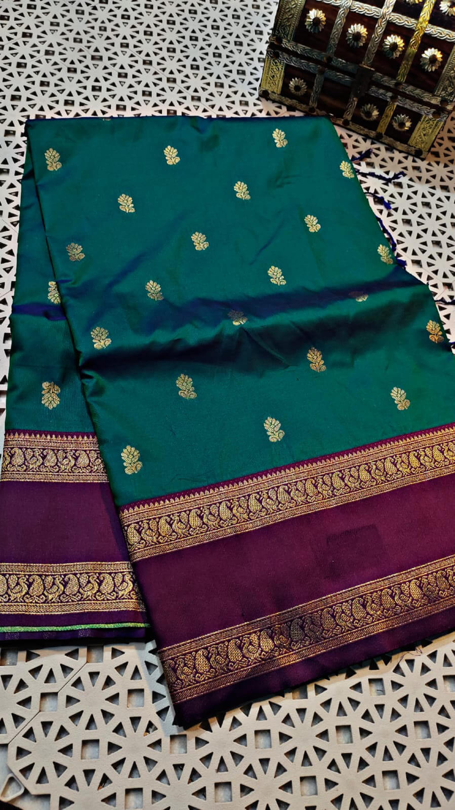 Phenomenal Rama Soft Banarasi Silk Saree With Opulent Blouse Piece