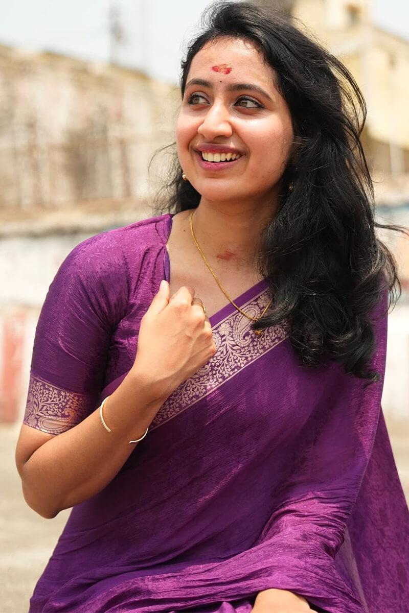 Ebullience Purple Soft Banarasi Silk Saree With Stunning Blouse Piece