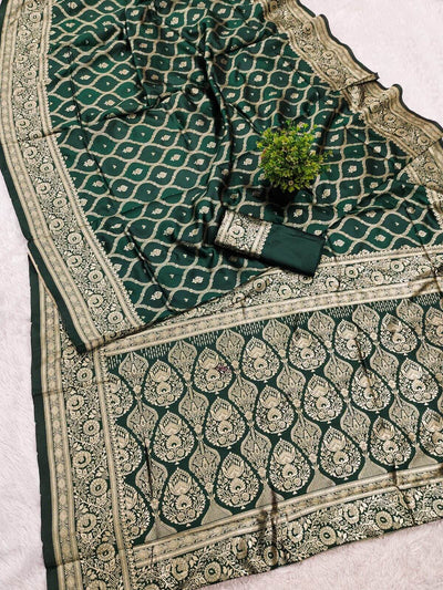 Exuberant Dark Green Soft Silk Saree With Fancifull Blouse Piece