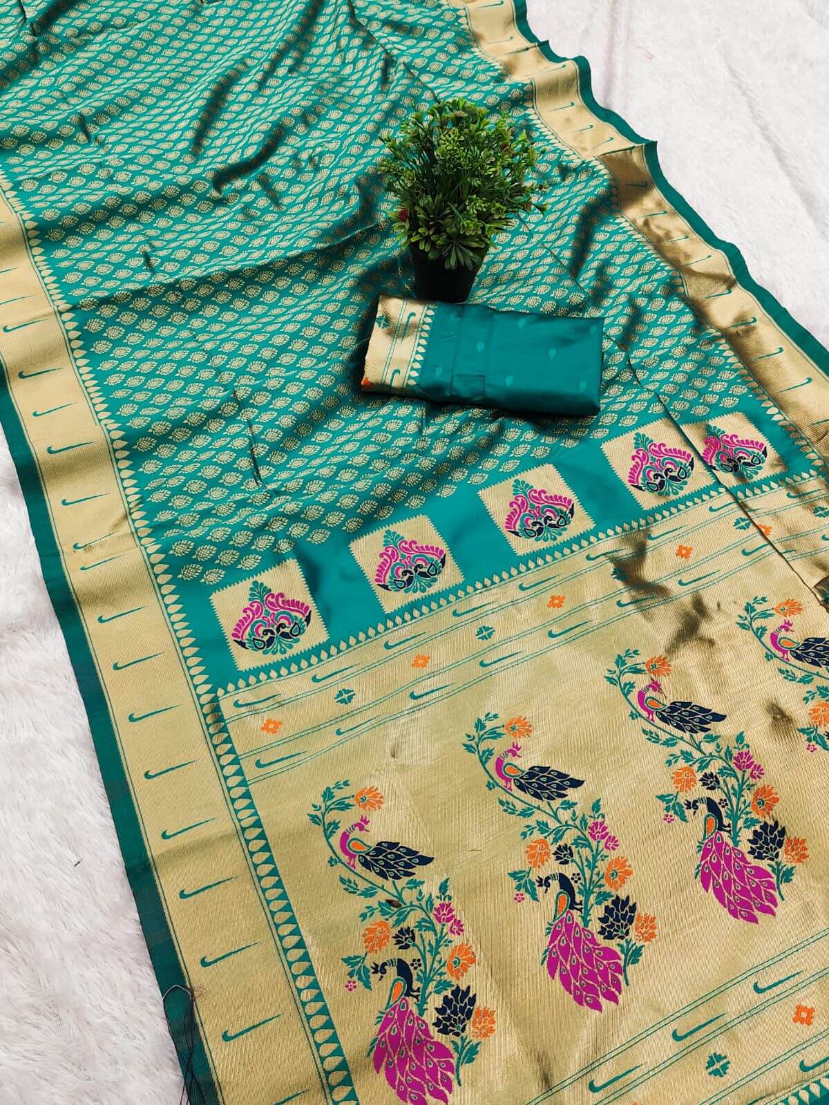 Luminous Rama Paithani Silk Saree With Diaphanous Blouse Piece