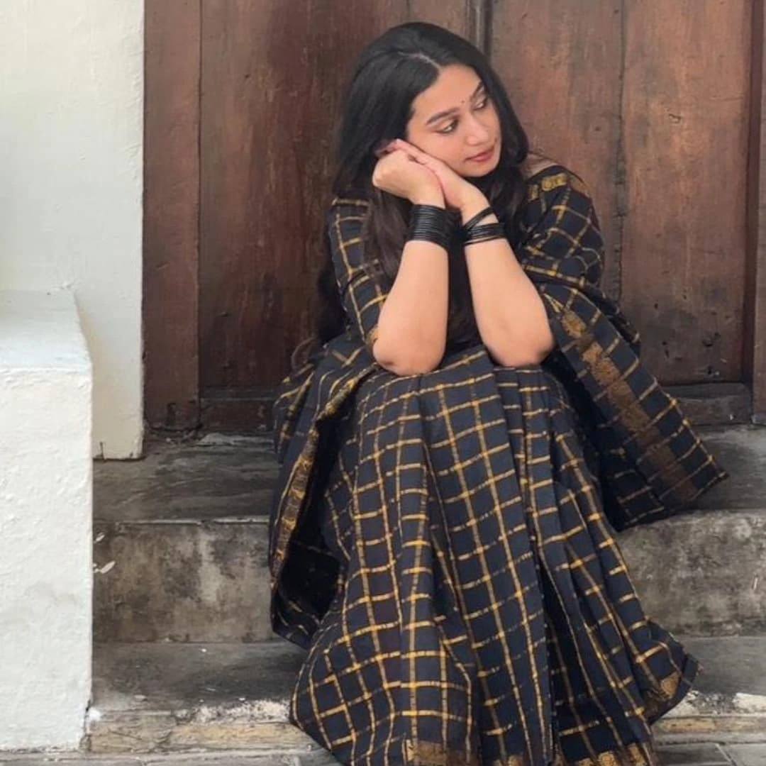 Elegant Black & Gold Checked Saree with Zari Border