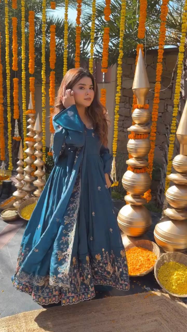 Elegant Embroidered Festival Anarkali Suit Set – 2 Color Options