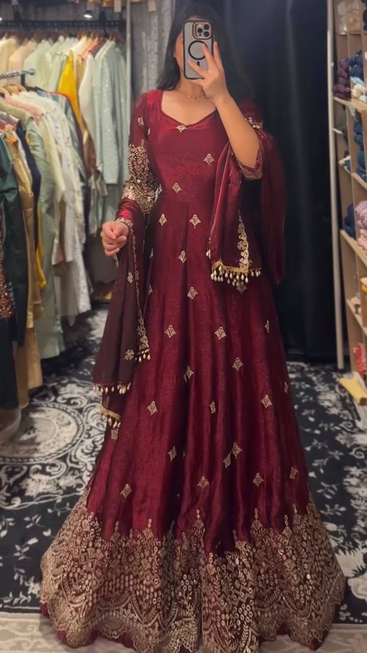 Elegant Embroidered Anarkali Suit Set with Dupatta – 2 Color Options