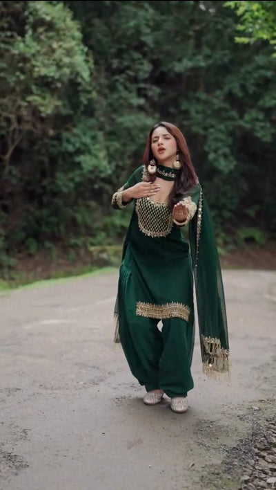 Emerald Green Luxury Embroidered Kurta Pant Set with Chiffon Dupatta