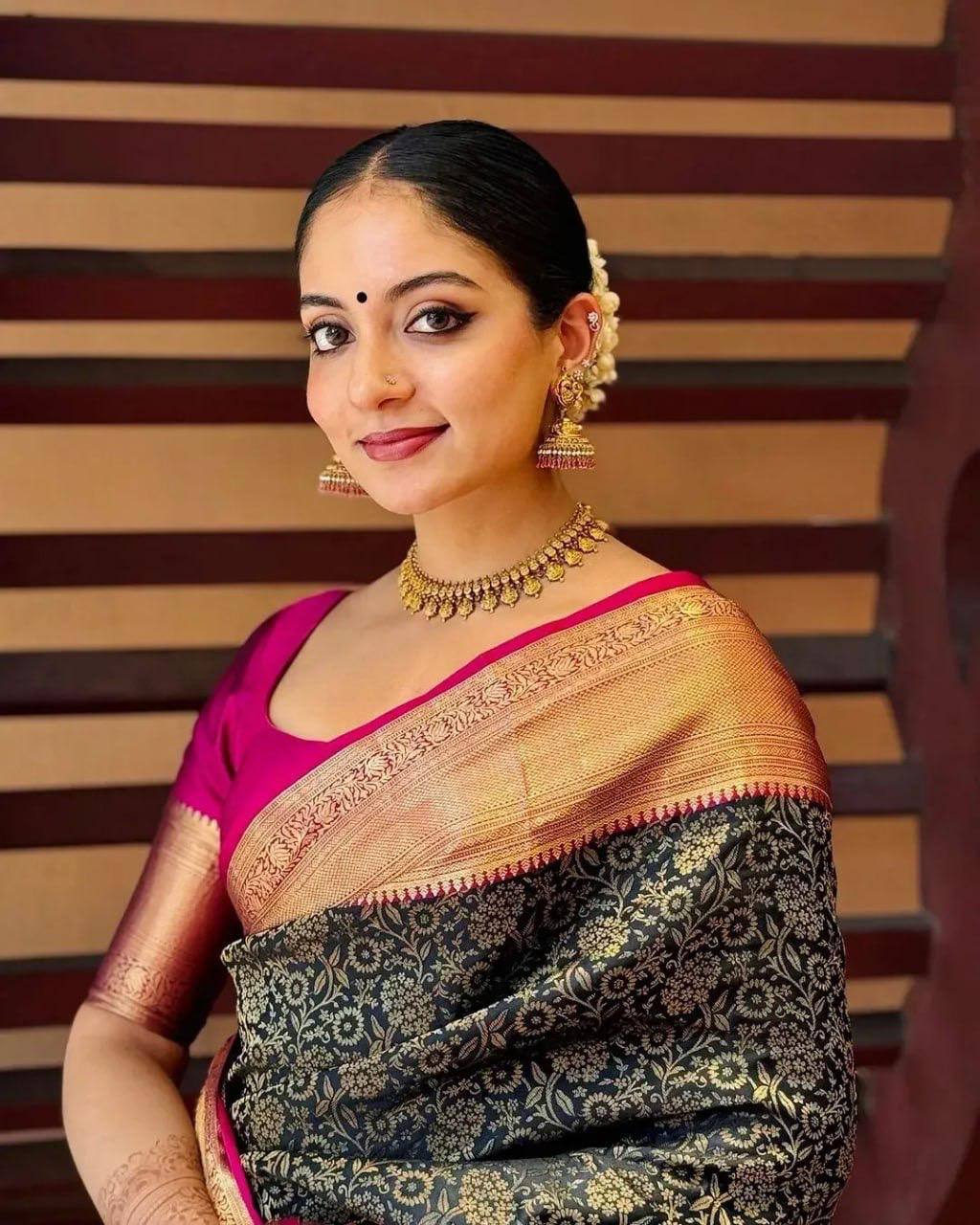 Royal Black Silk Saree with Antique Gold Zari Weaving & Contrast Pink Border | Premium Wedding & Festive Wear