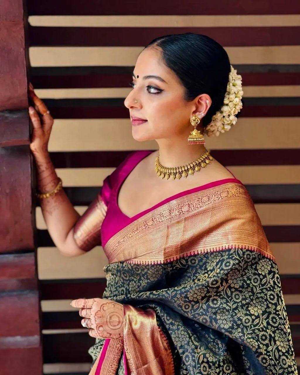 Royal Black Silk Saree with Antique Gold Zari Weaving & Contrast Pink Border | Premium Wedding & Festive Wear