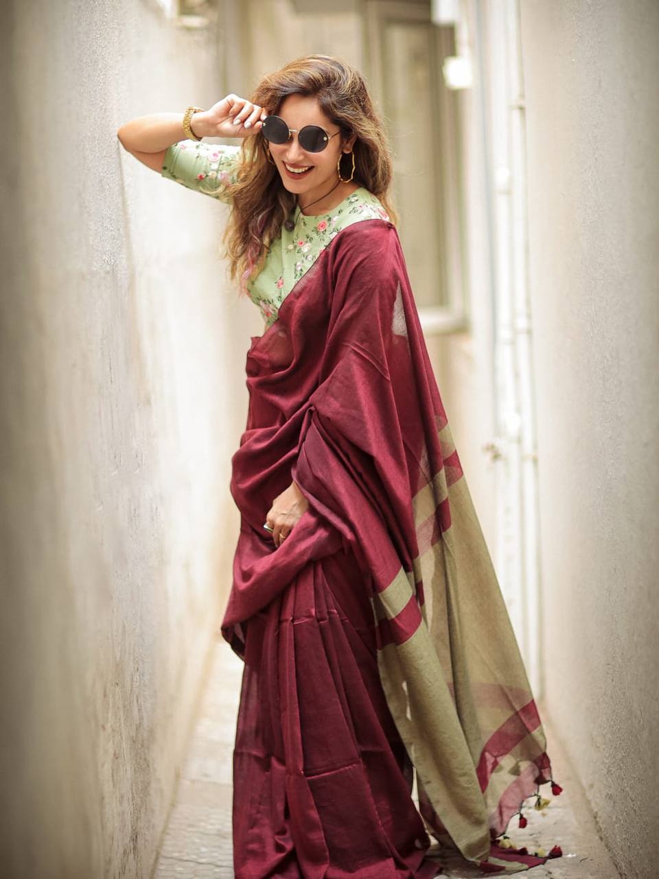 Wine Maroon Linen Saree with Beige Contrast Pallu & Tassels | Elegant Everyday Linen Wear